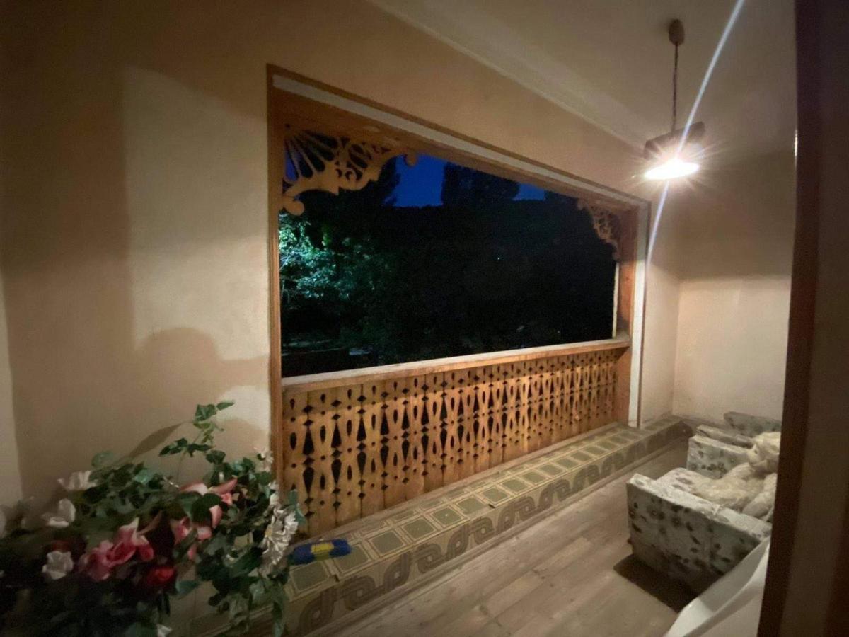 Guest House Raisa Dilisan Kültér fotó
