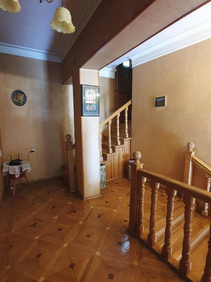 Guest House Raisa Dilisan Kültér fotó